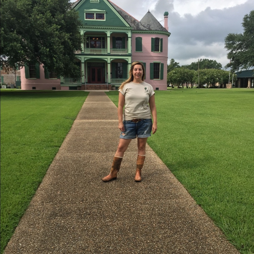 Meet your Posher, Clairese